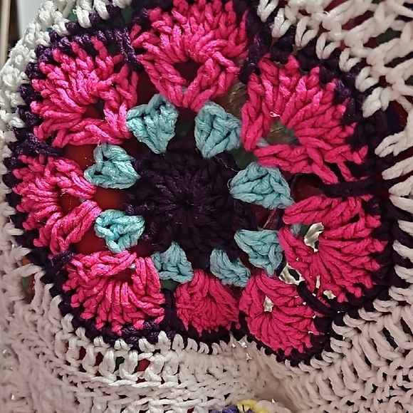 Creamy White Retro Cape with Cozy Warmth - Picture 4 of 5